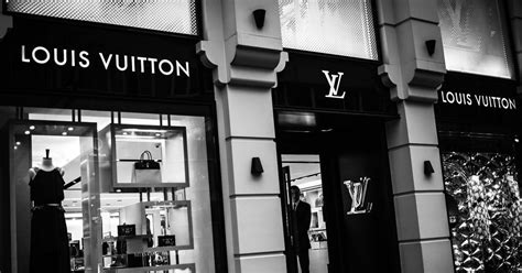 does louis vuitton give employee discounts